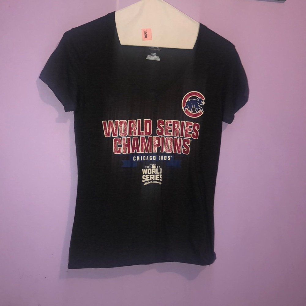 Cubs Vneck t-shirt